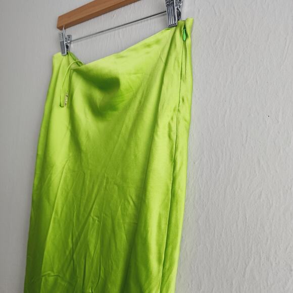 NEW Ser.O.Ya by Retrofete Penina Satin Midi Slip Skirt in Chartreuse - Picture 9 of 16